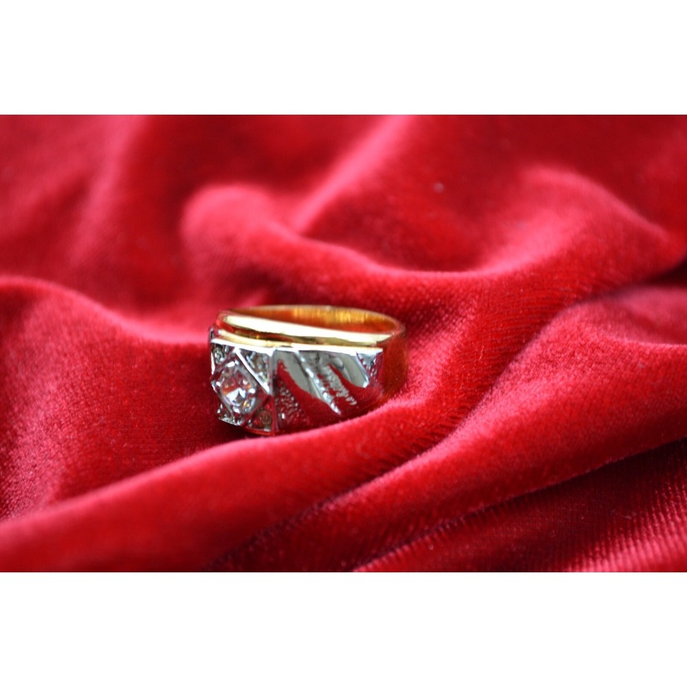 Vintage seta gold tone ring size 8